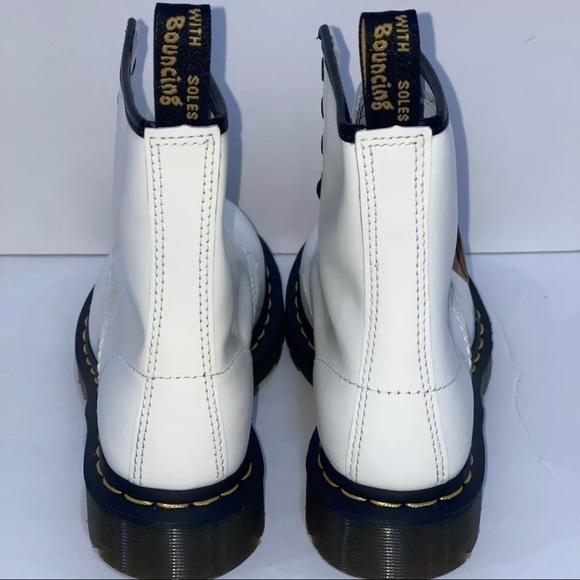 DR. MARTENS 1460 (11821) SMOOTH LEATHER LACE UP BOOTS WHITE SIZE - 6 .US/37 .EU - Picture 6 of 11